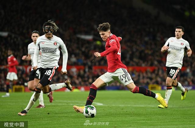 一个35岁 一个35岁