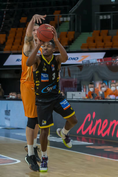 战术适配与 战术适配与